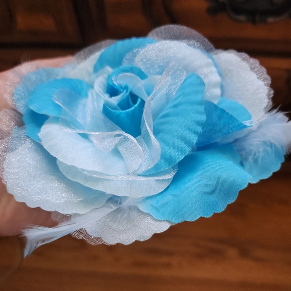 Vintage Flower Pin Light Blue Rose - Picture 12 of 12